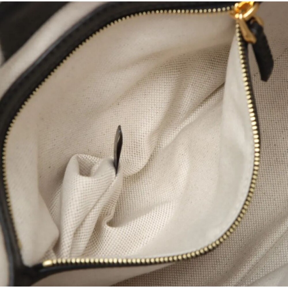 GUCCI GG Up Leather Panda color Shoulder Handbag almost brand new - Picture 15 of 16